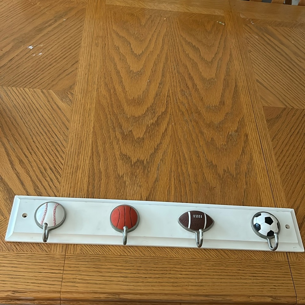 🏀  🏈 ⚽️ clothes rack